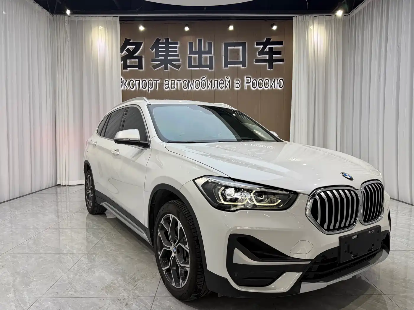 BMW X1 2022 sDrive20Li Fashion фото 3