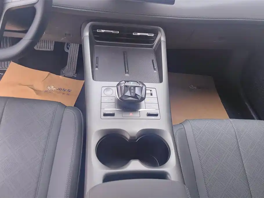 BYD Qin PLUS 2025 DM-i Smart Drive 55KM Leader фото 16