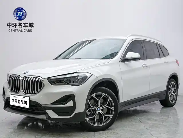 BMW X1 2022 sDrive25Li Leading — фото 1