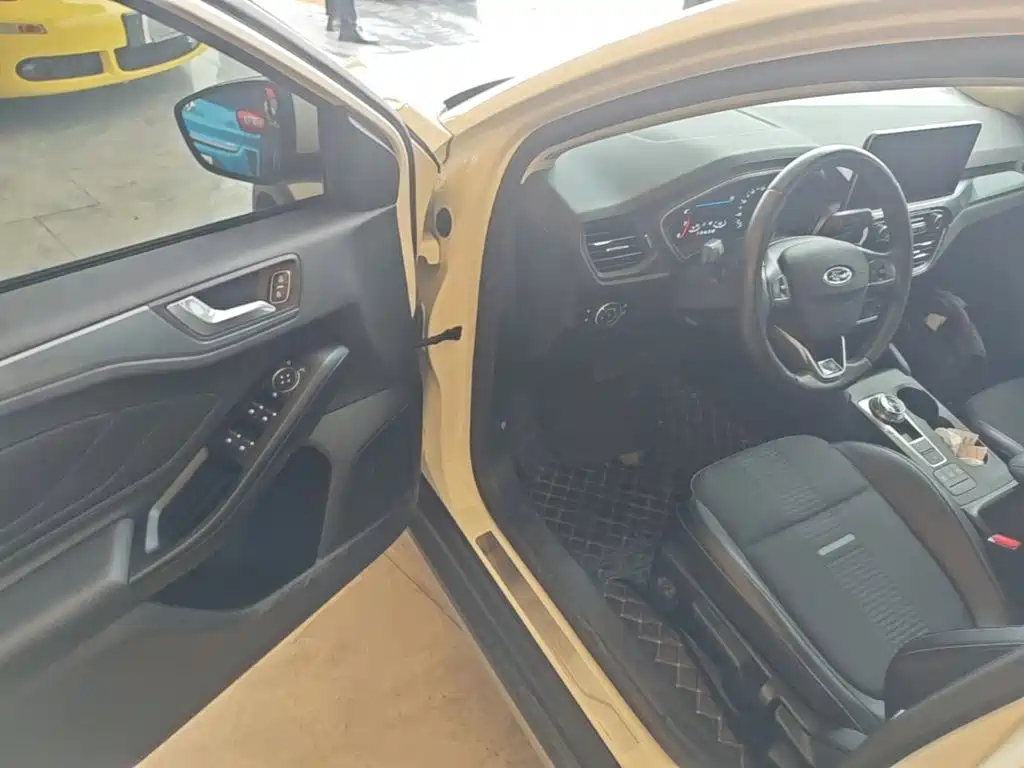 Ford Focus Active 2019 2020 EcoBoost 180 Auto Trendy Edition
