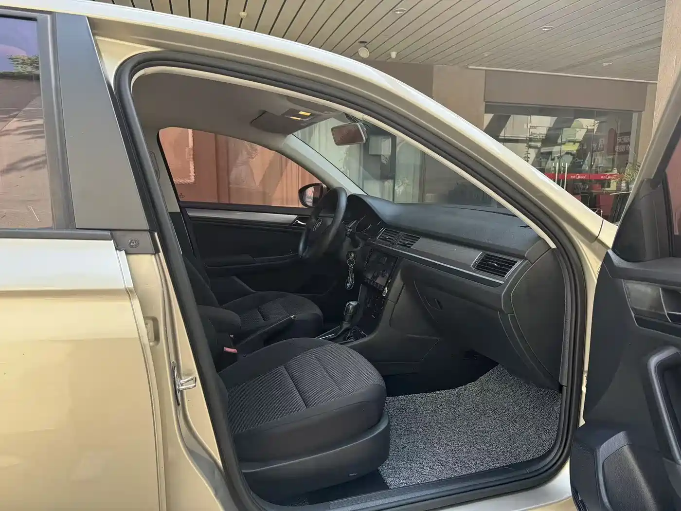 Volkswagen Bora 2018 1.5L Automatic Fashion фото 8