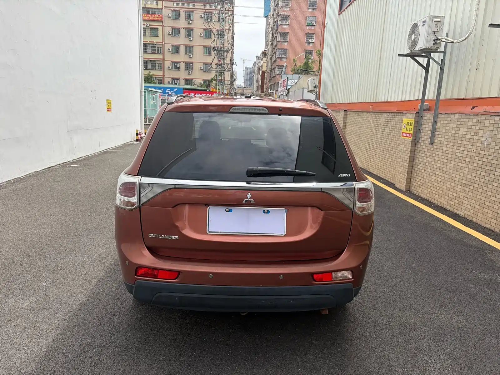 Photo 8 - Mitsubishi Outlander (Import)