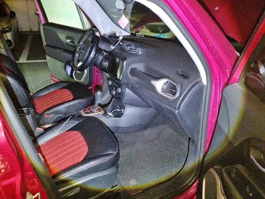 Jeep Renegade 2019 2018 Connected Large Screen Edition 180T Automatic High Energy