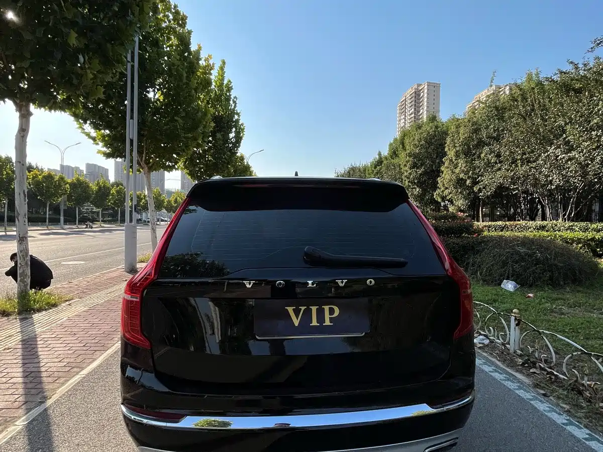 صورة 10 - Volvo XC90
