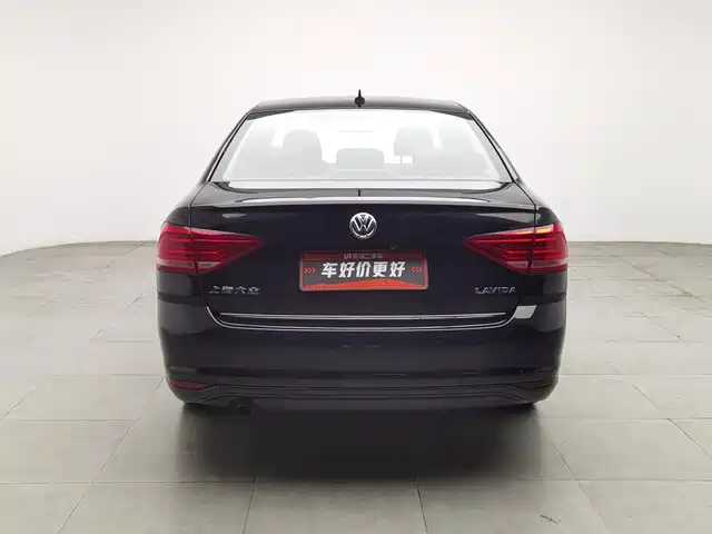Volkswagen Lavida 2015 1.6L Automatic Comfort Edition — фото 4
