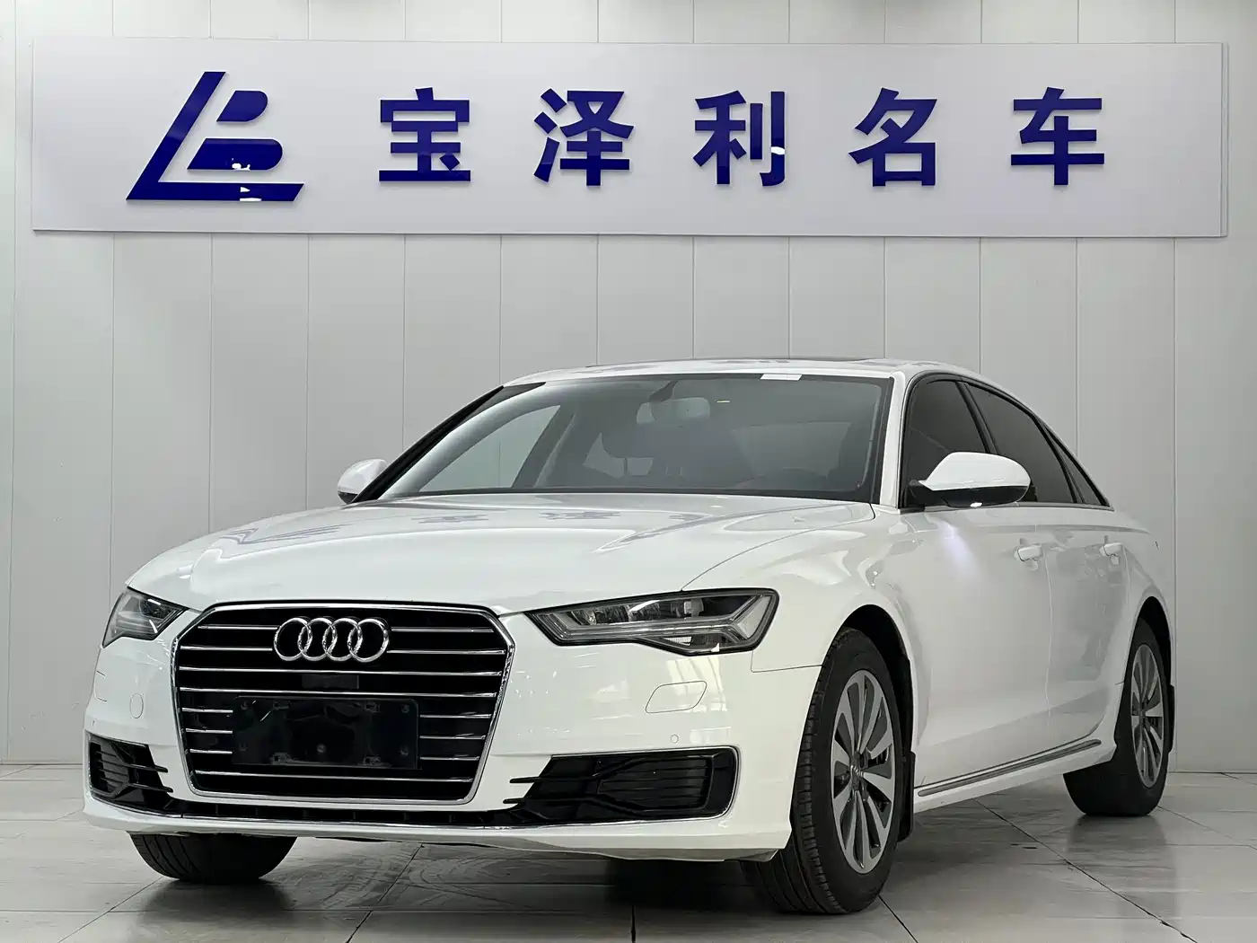 Фото 1 - Audi A6L