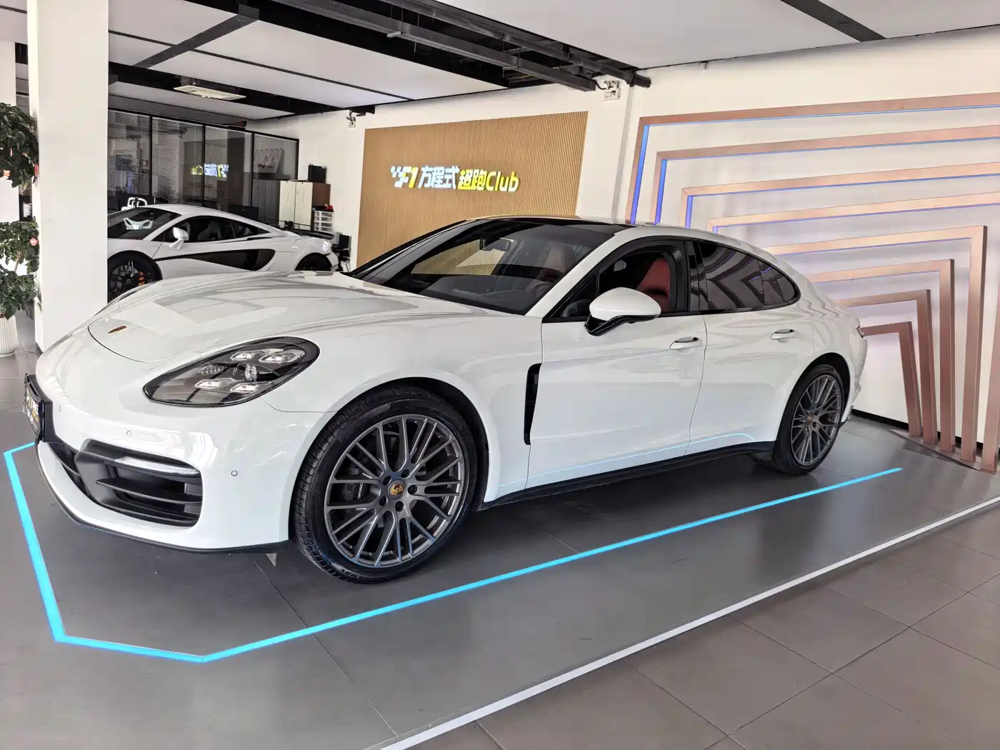 Porsche Panamera 2022 Panamera 2.9T Platinum Edition фото 2