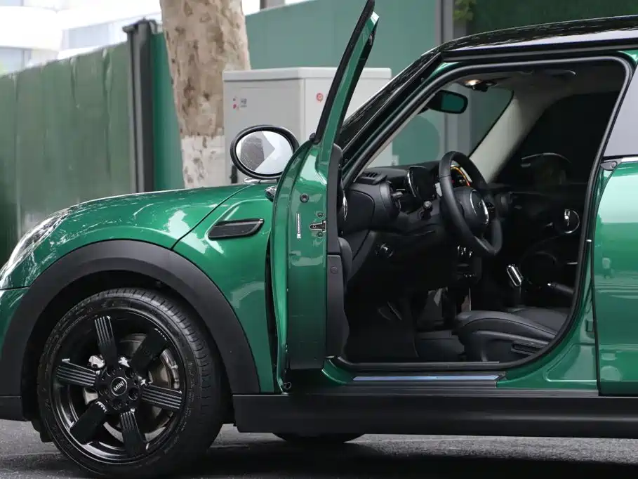 MINI MINI 2024 2023 1.5T COOPER Artist 5-Door