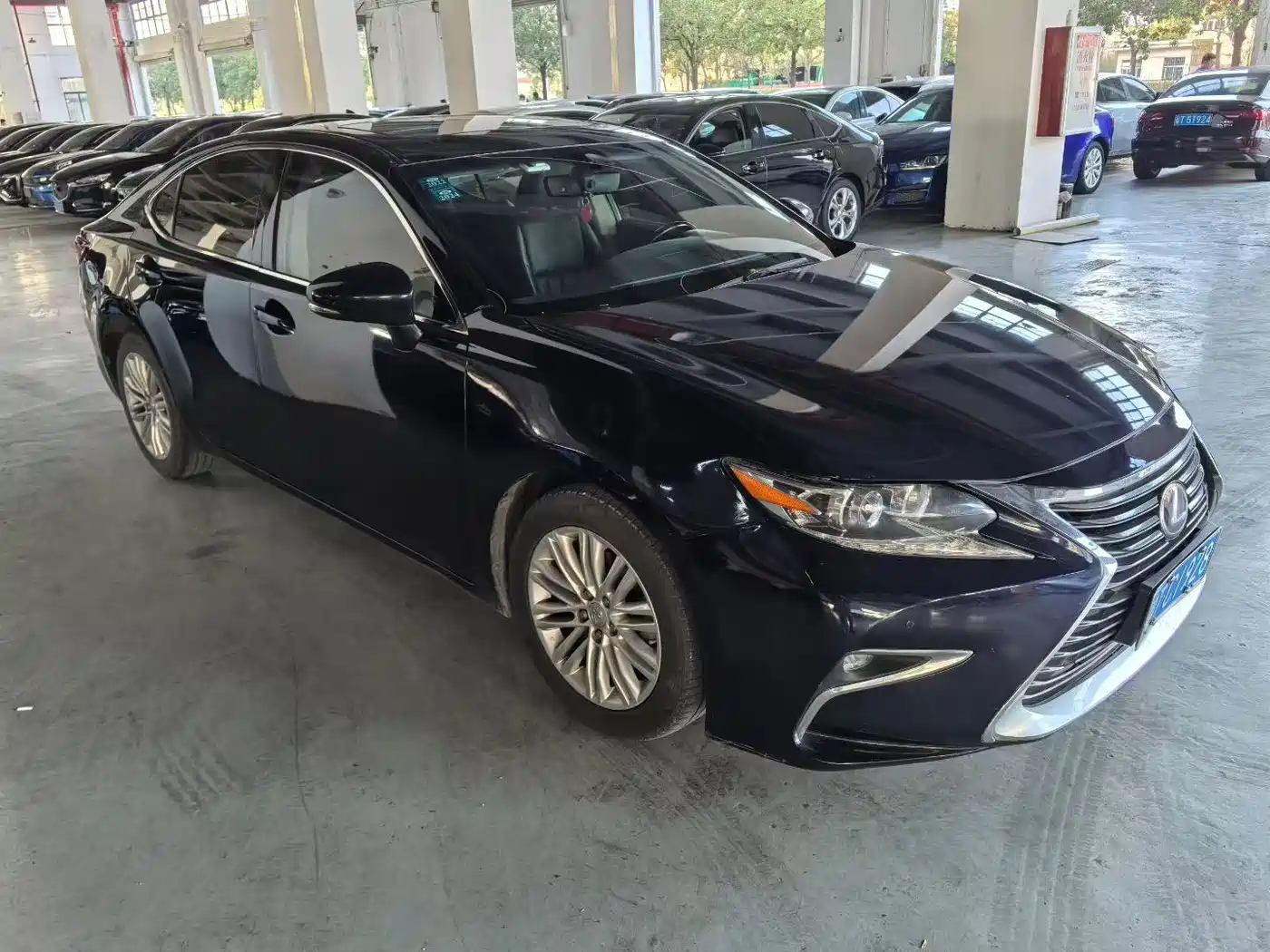 Lexus ES 2017 200 30th Anniversary Edition фото 5