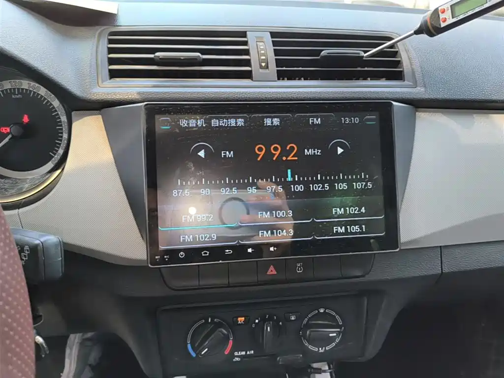 Škoda Fabia 2017 1.4L Auto Car Enjoy Edition фото 13