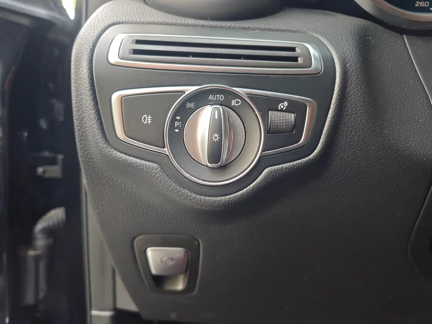 Mercedes-Benz GLC 2021 GLC 260 L 4MATIC Sporty фото 17