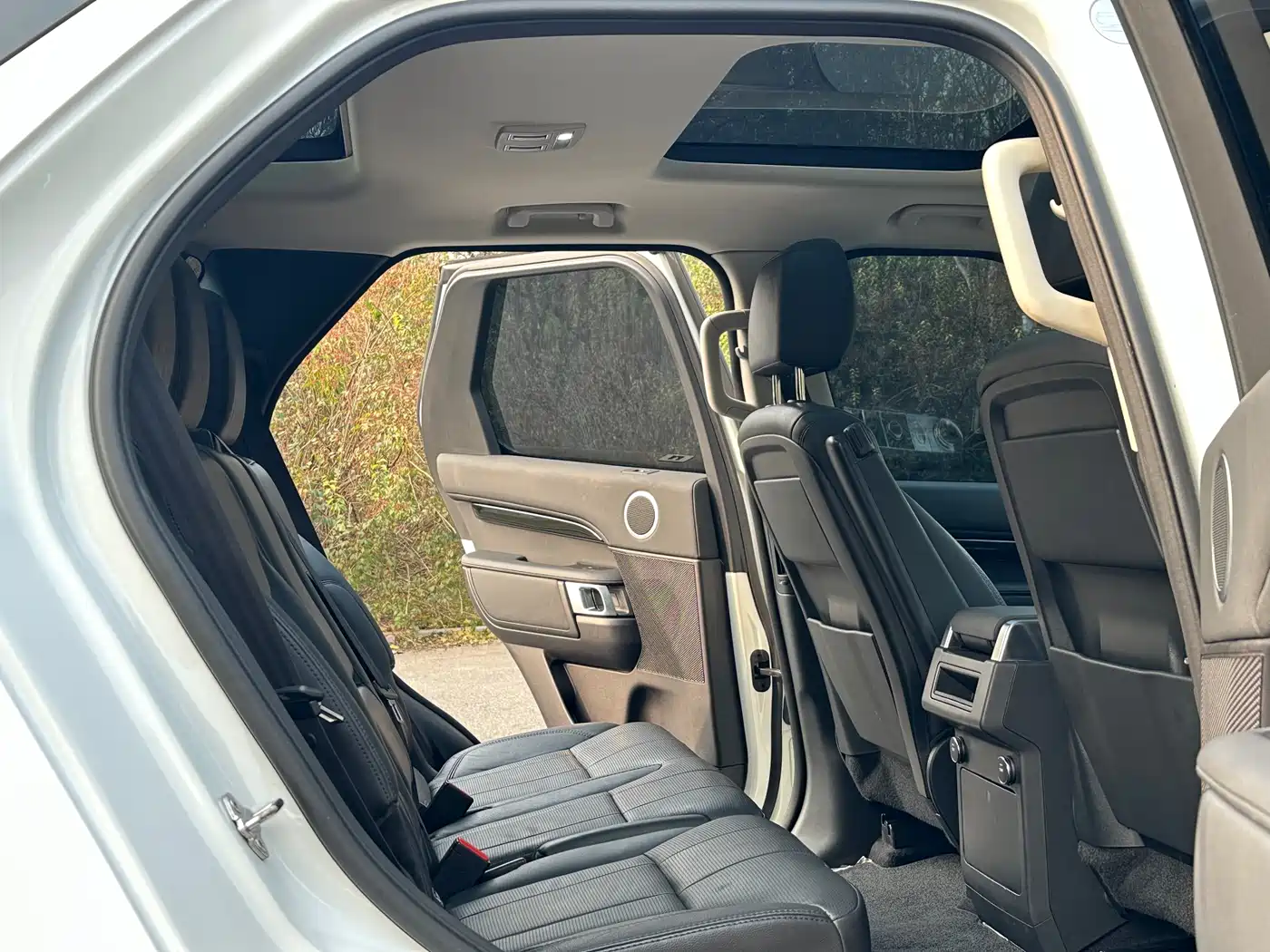 Land Rover Discovery 2017 3.0 SC V6 SE фото 11