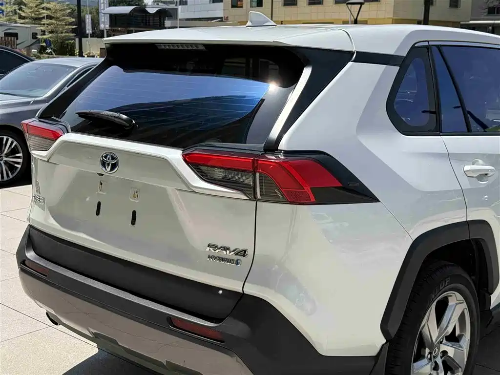Toyota RAV4 Rongfang 2022 Hybrid 2.5L E-CVT 2WD Elite Edition фото 15