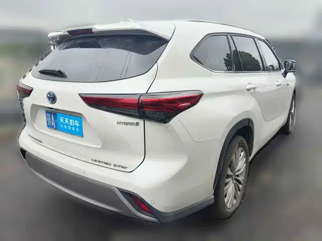 Toyota Highlander 2022 Dual Engine 2.5L 4WD Supreme Edition 7-Seater — фото 2