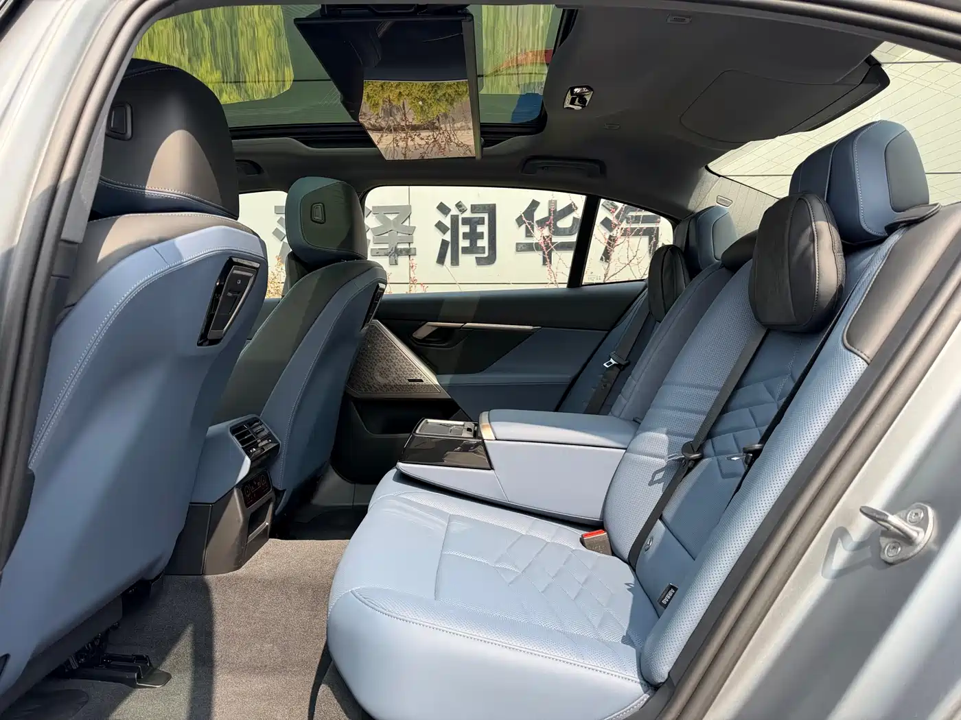 BMW i5 2025 xDrive 50L Luxury Package фото 10