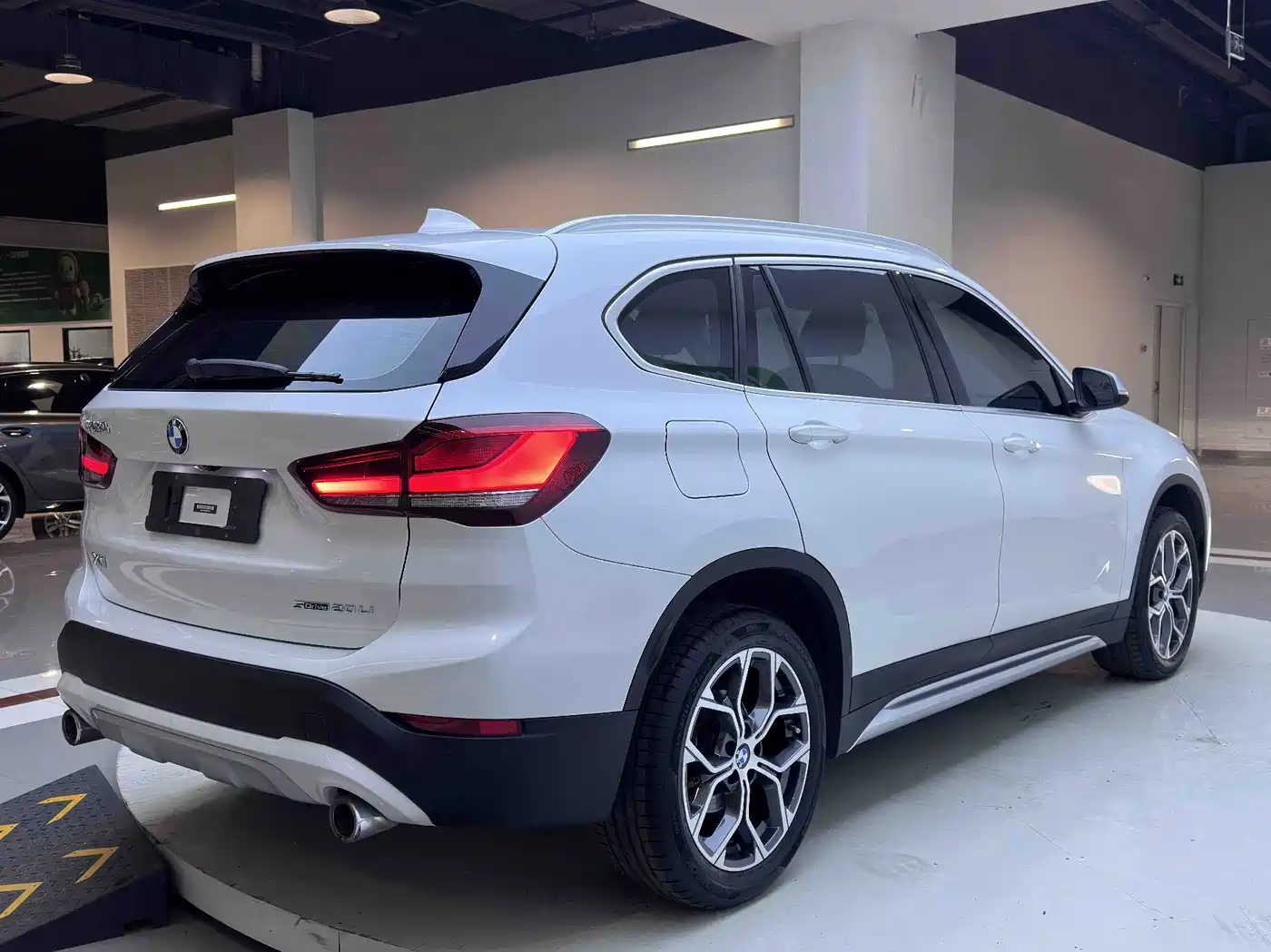 BMW X1 2022 sDrive20Li Premium фото 4