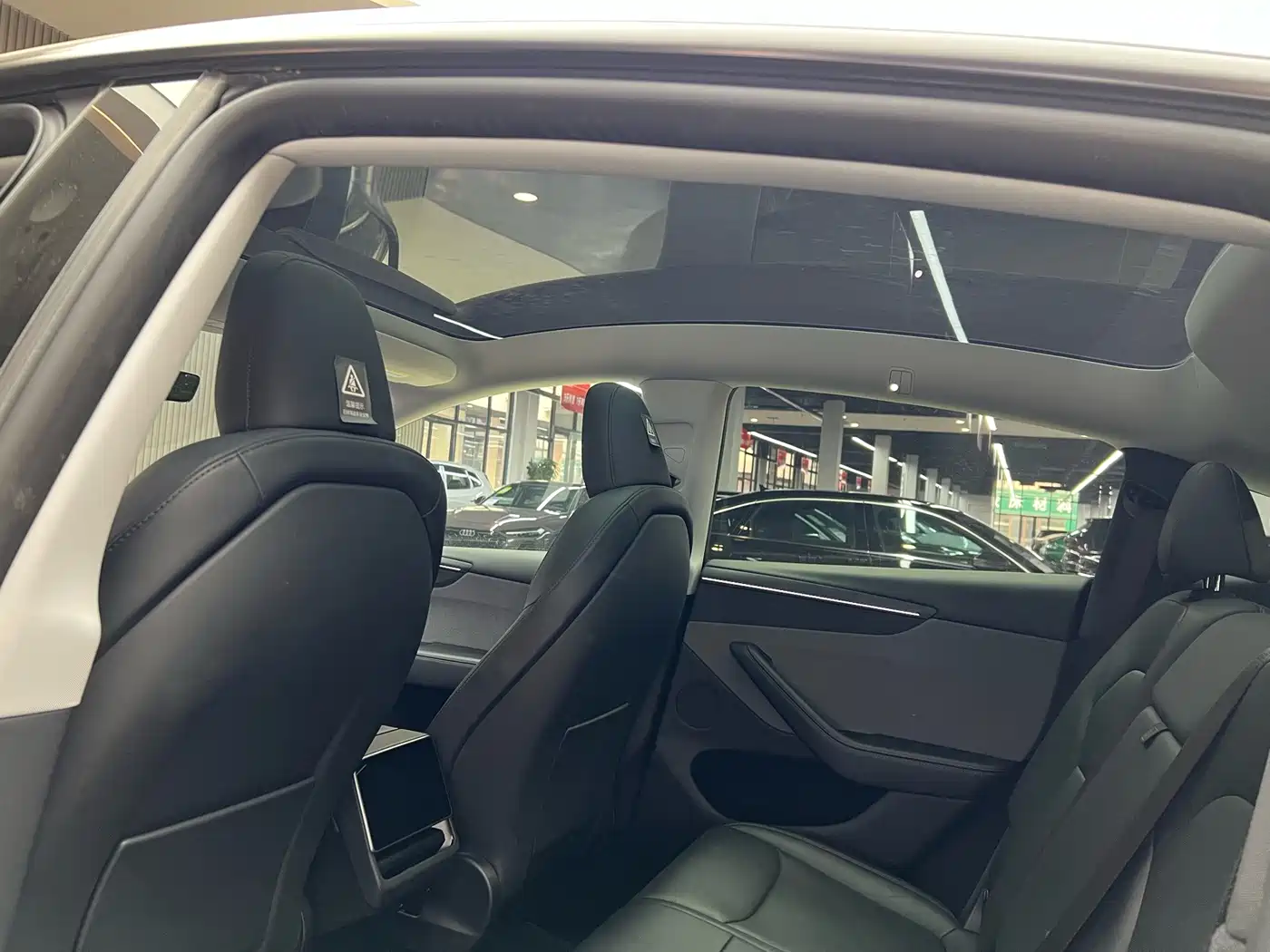 Tesla Model Y 2026 2025 Rear-Wheel Drive