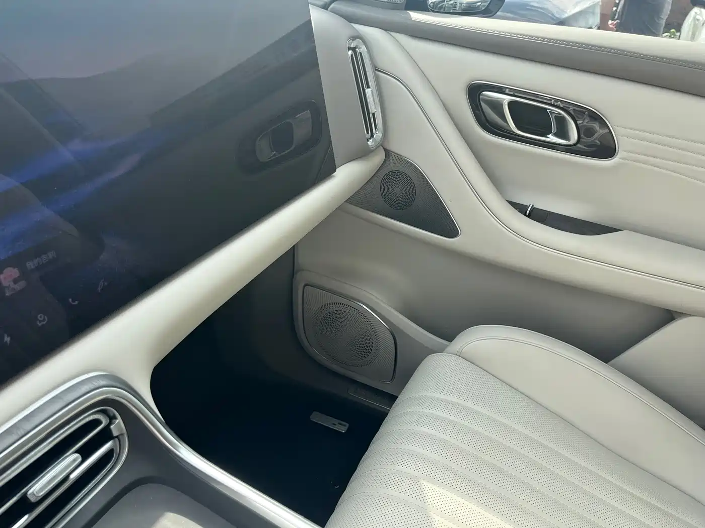 Фото 18 - Geely Galaxy Galaxy M9