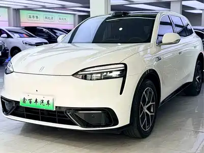 AITO M6
