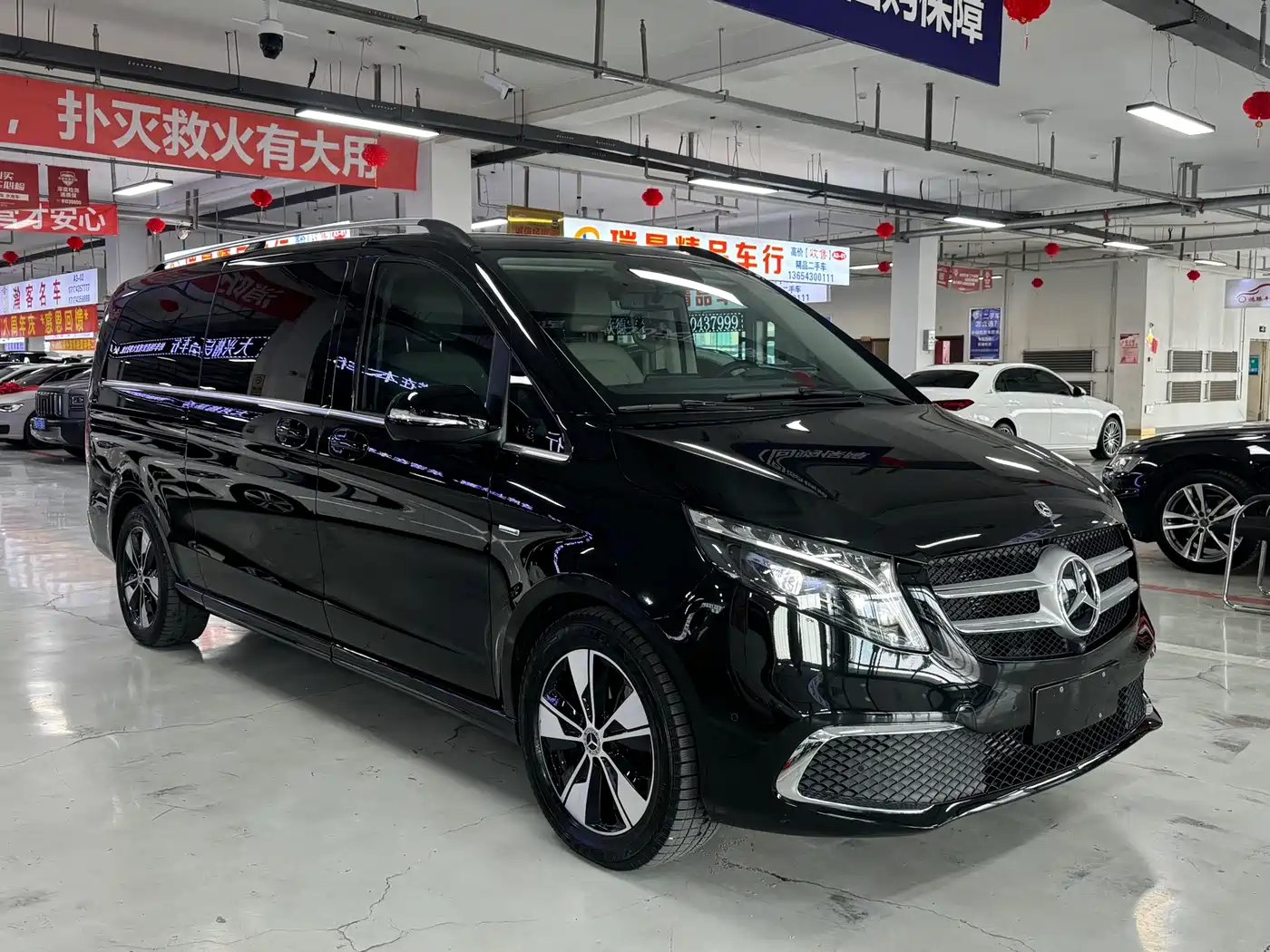 Mercedes-Benz V-Class 2022 V 260 L Long Wheelbase Prestige Edition фото 3