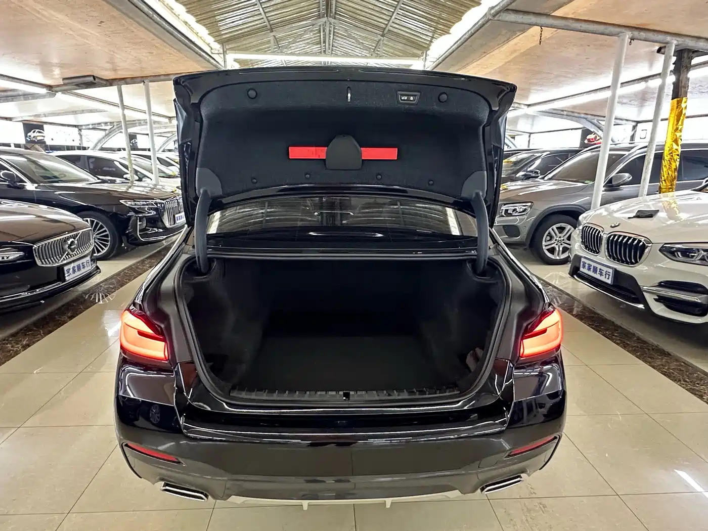 BMW 5 Series 2022 Facelift 530Li Leading M Sport Package фото 15