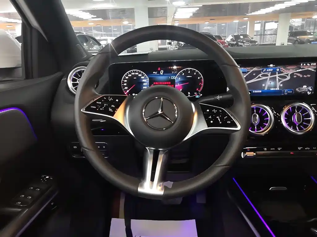 Фото 6 - Mercedes-Benz GLA