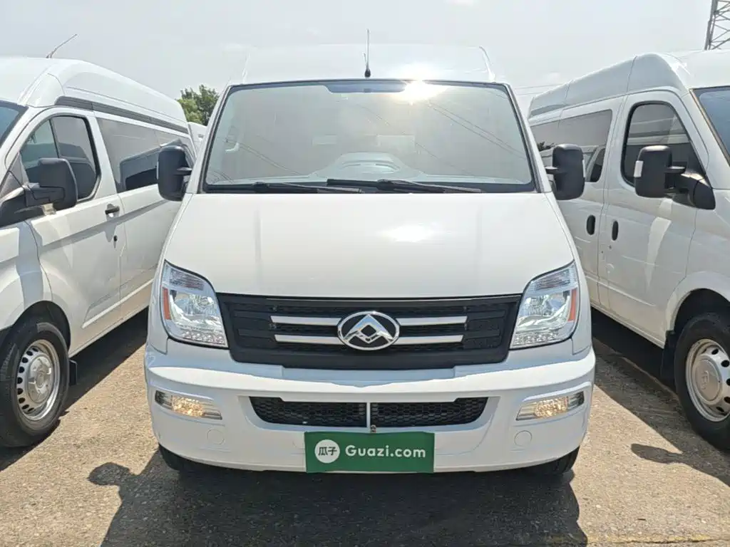 Photo 3 - SAIC Maxus Xintu V80