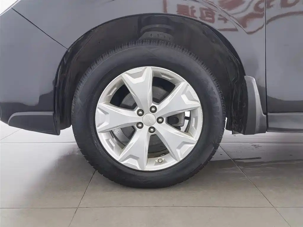 Subaru Forester 2013 2.0i Automatic Comfort Edition фото 17