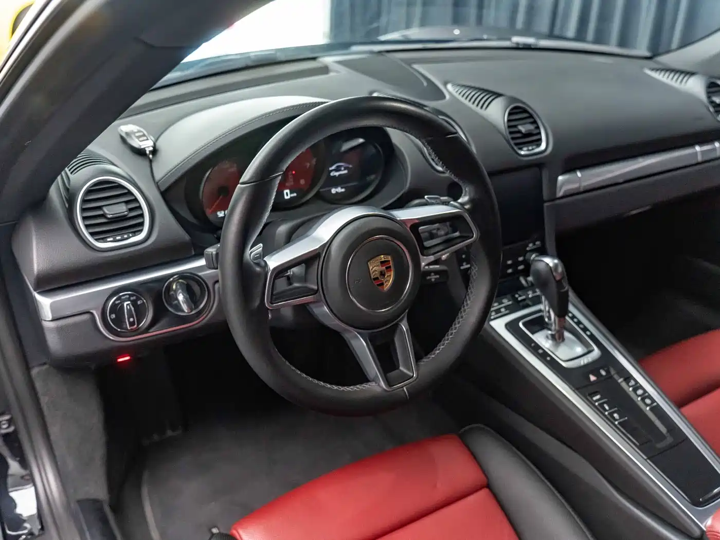 Porsche 718 2018 Cayman 2.0T фото 10
