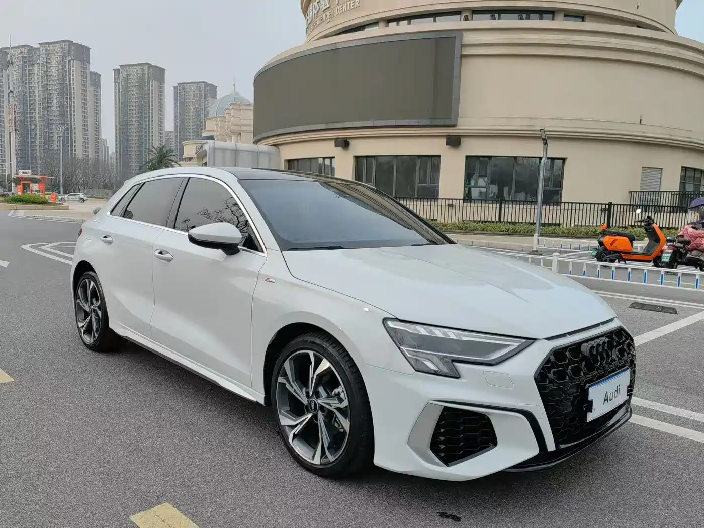Audi A3 2022 Sportback 35 TFSI Luxury Sport фото 3