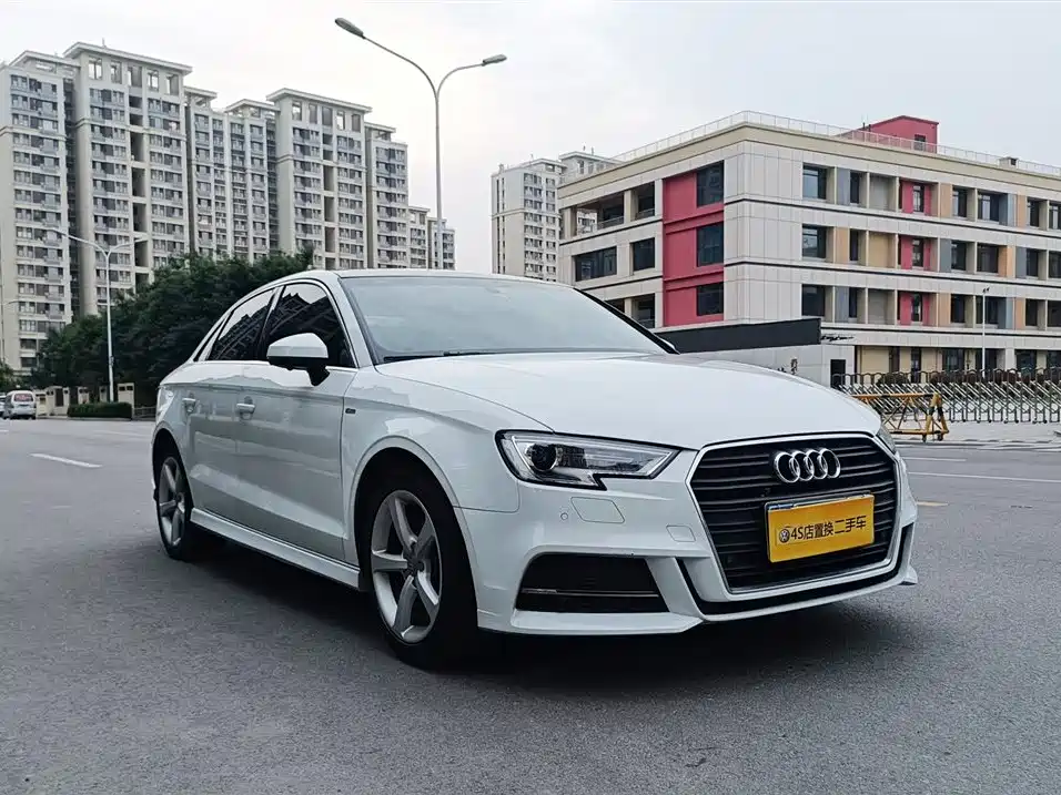 Audi A3 2017 Limousine 35 TFSI Fashion фото 5
