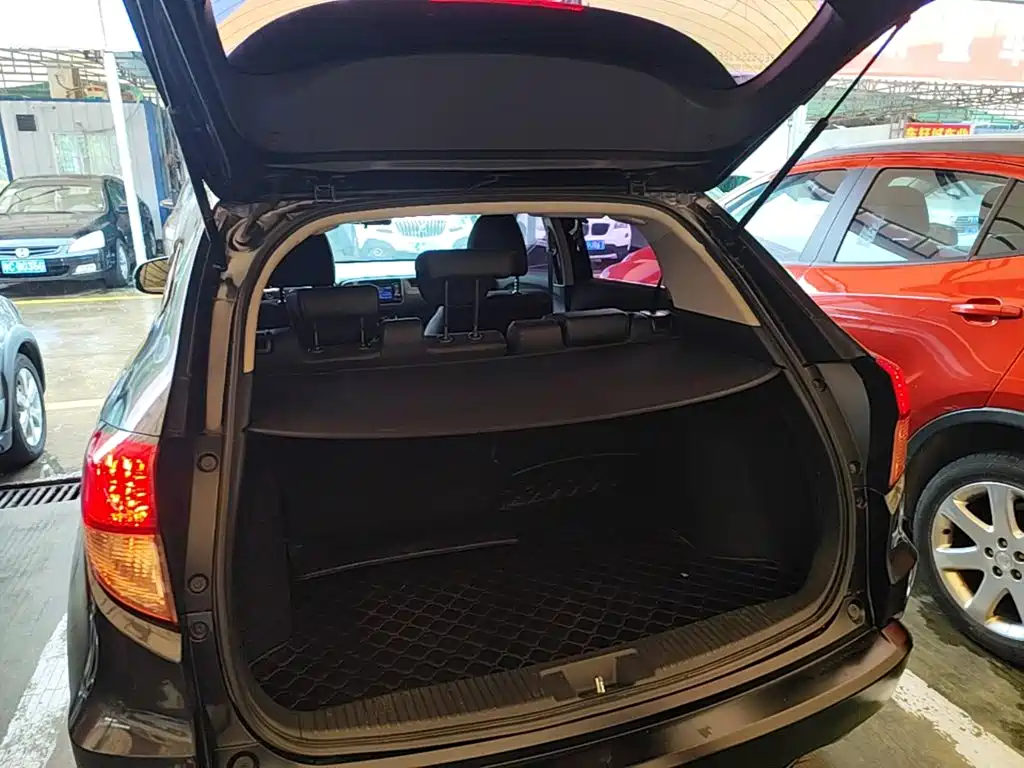 Honda Vezel 2016 2015 1.8L CVT FWD Elite