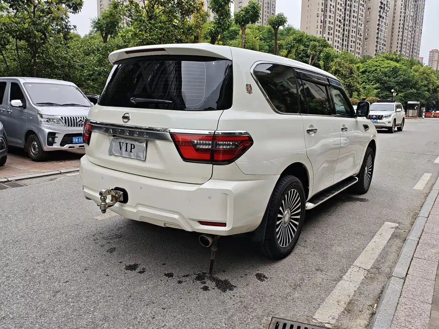 Nissan Patrol 2018 4.0L Leadership фото 6
