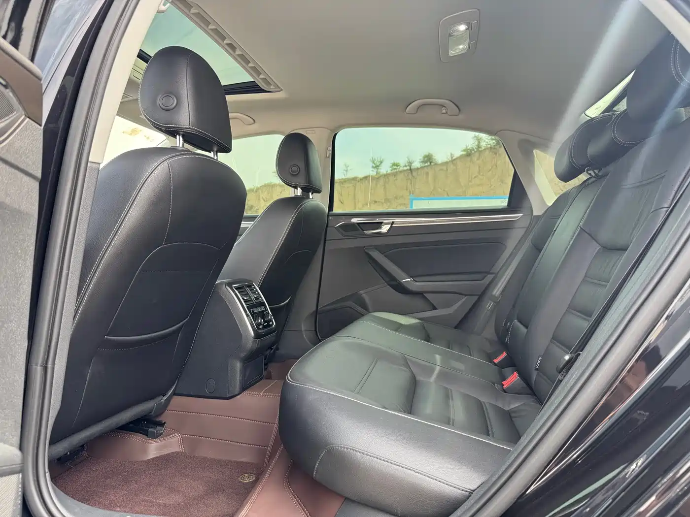Volkswagen Passat 2016 330TSI DSG Executive Edition фото 5
