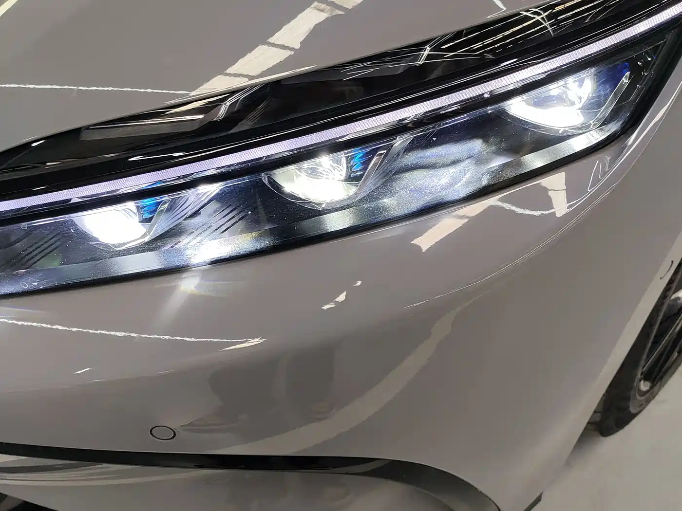 BYD Han 2025 DM-i Smart Driving Edition 125KM Honor фото 19