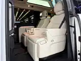 Фото 30 - Li Auto MEGA