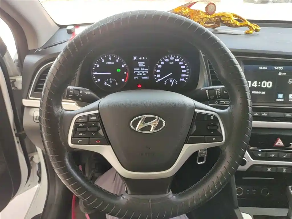 Hyundai Elantra 2016 Model 1.6L Automatic Smart Elite фото 11