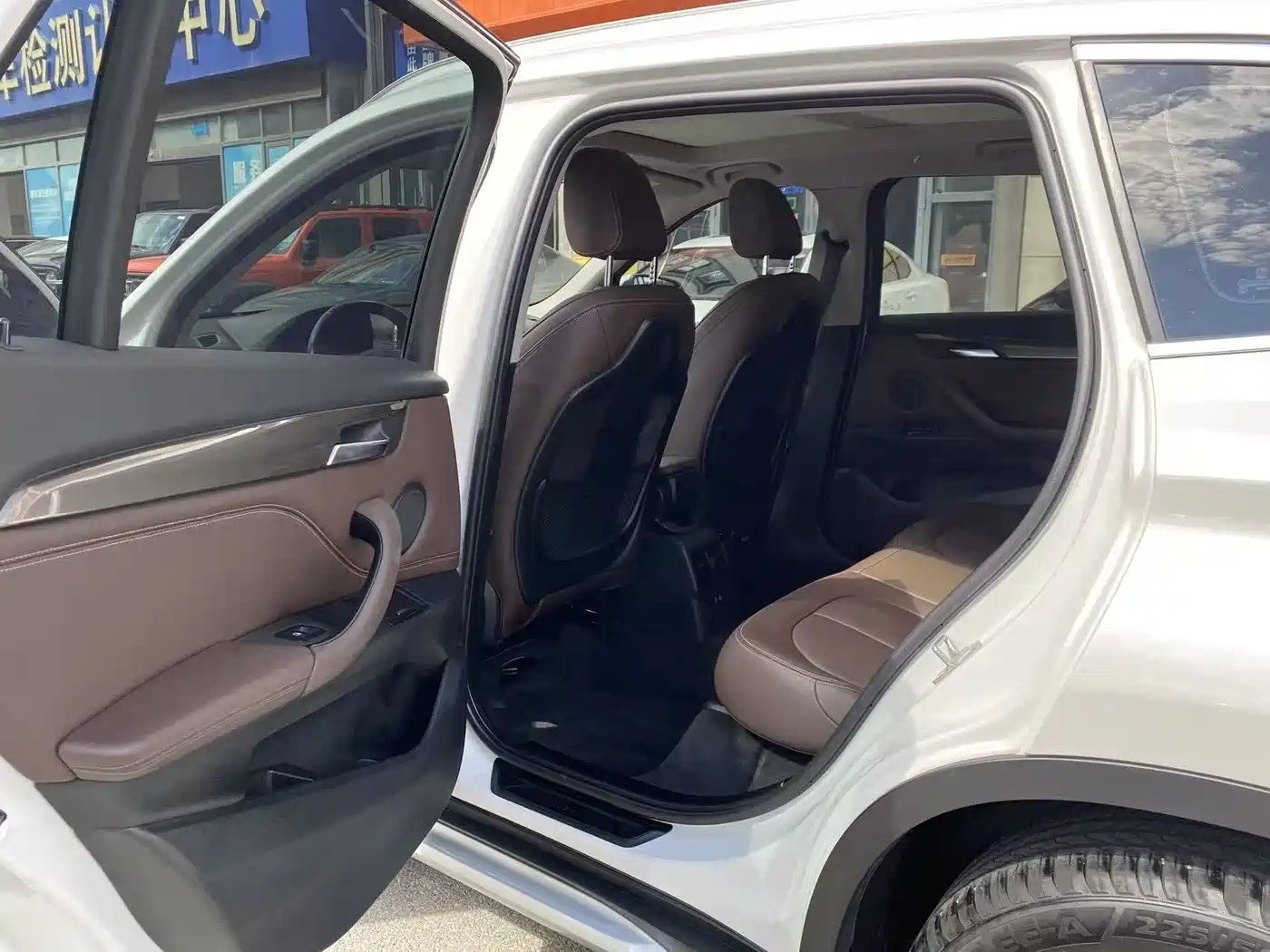 BMW X1 2019 sDrive18Li Premium Model фото 7