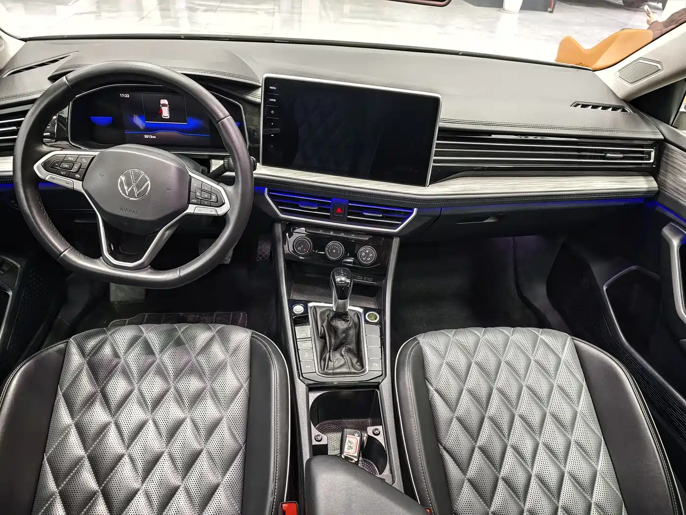 Volkswagen Sagitar 2023 300TSI DSG Surpassing Edition фото 13