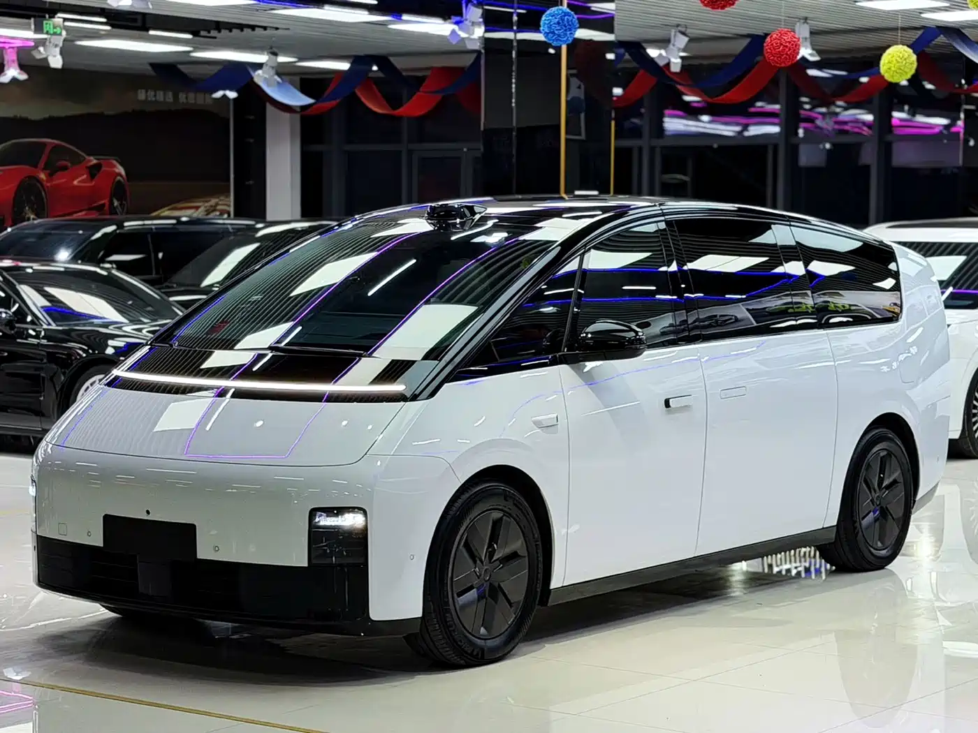 Li Auto MEGA 2024 — пригон из Китая