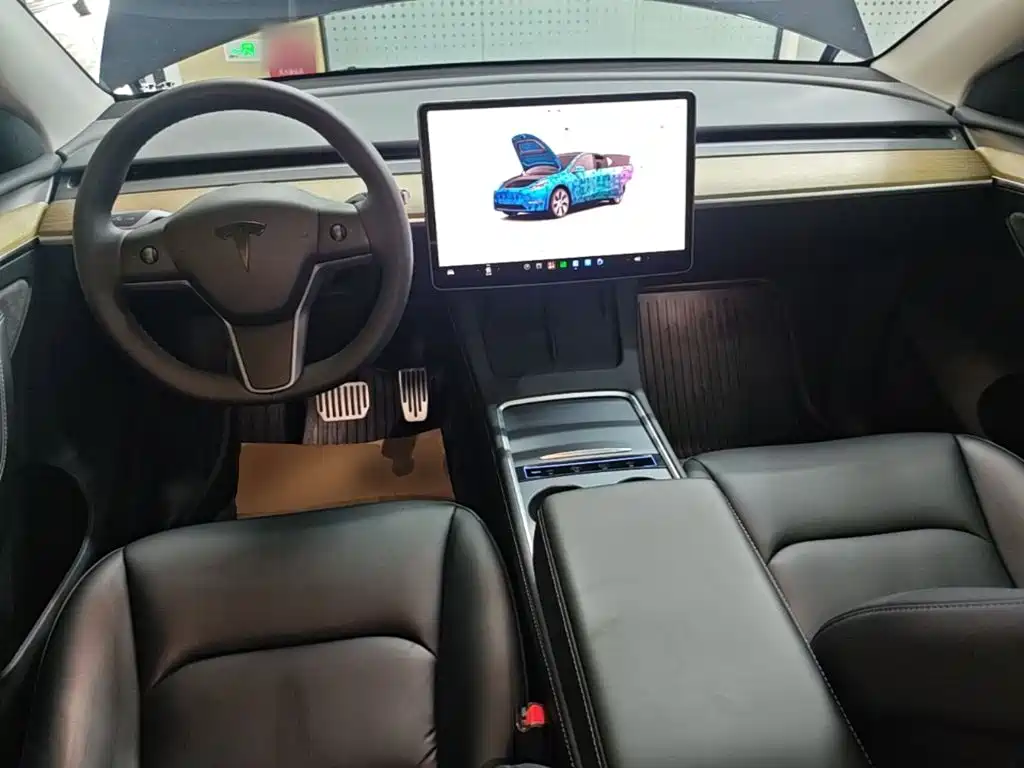 Фото 10 - Tesla Model Y