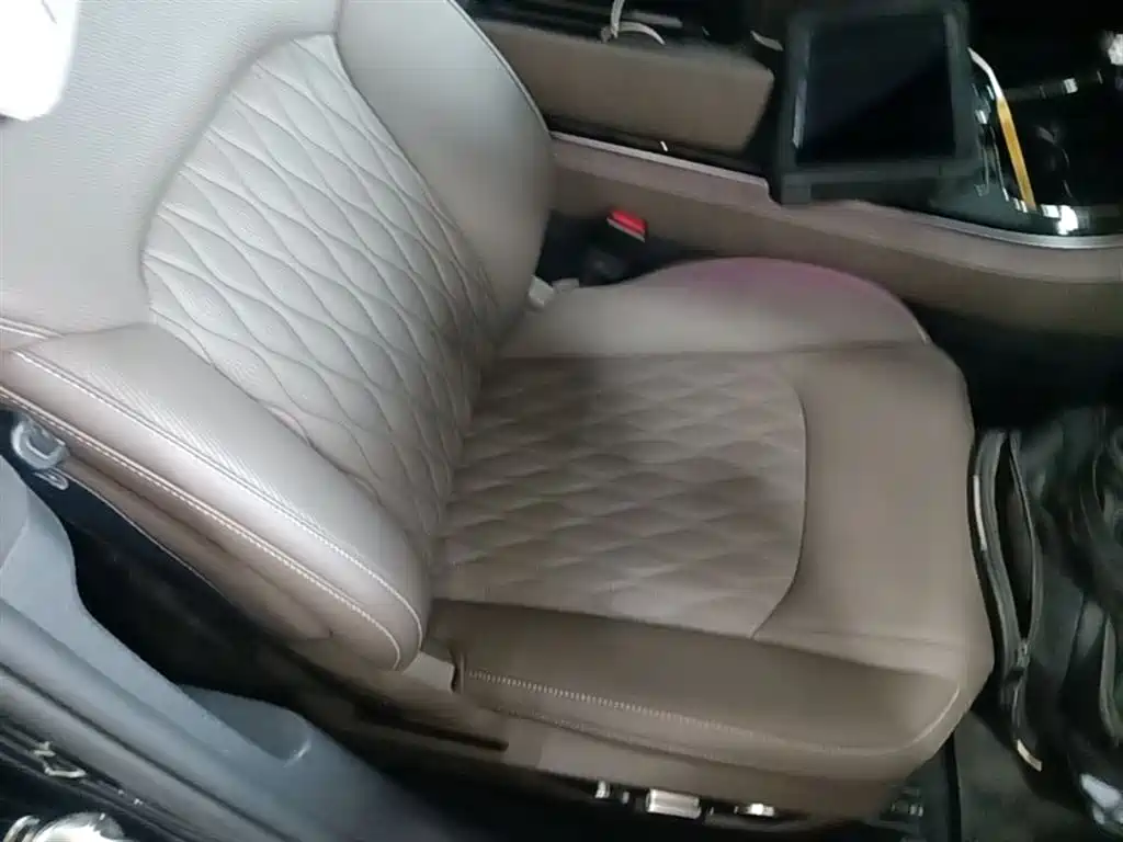 BYD Han 2025 DM-i 125KM Premium фото 25