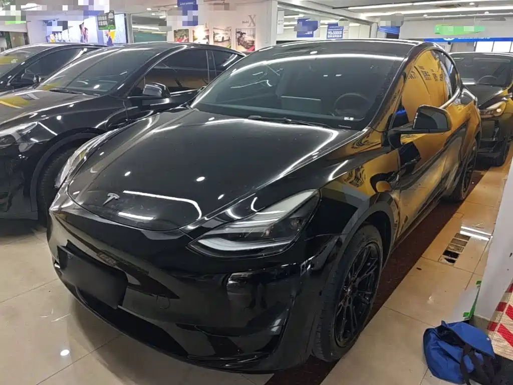 Фото 1 - Tesla Model Y