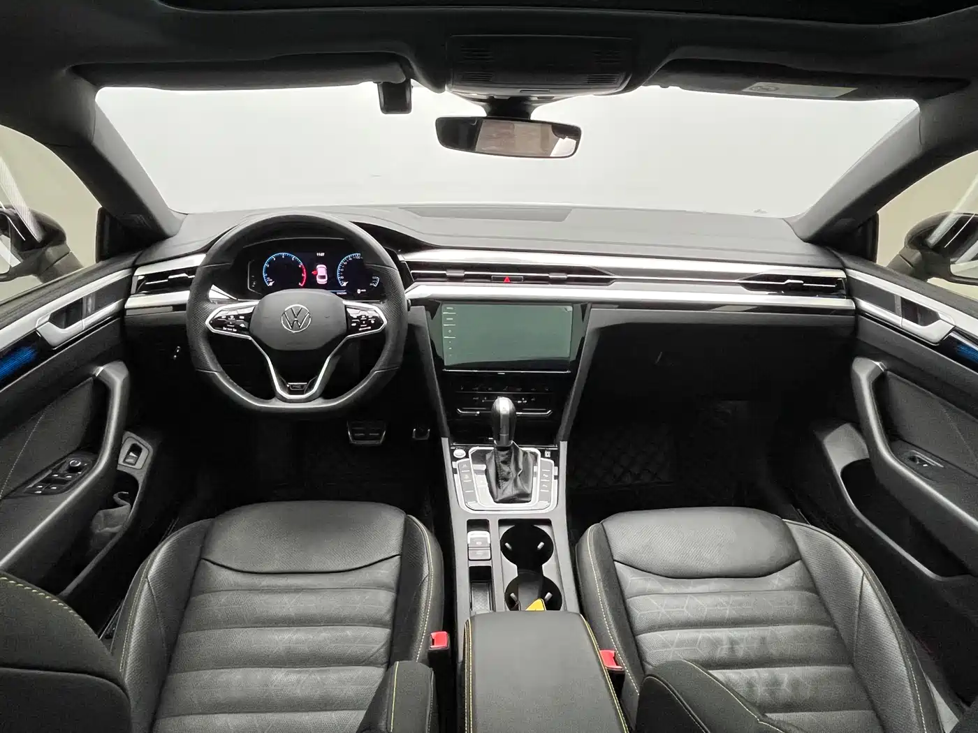 Volkswagen FAW-Volkswagen CC 2023 380TSI Eye-catching Edition фото 15