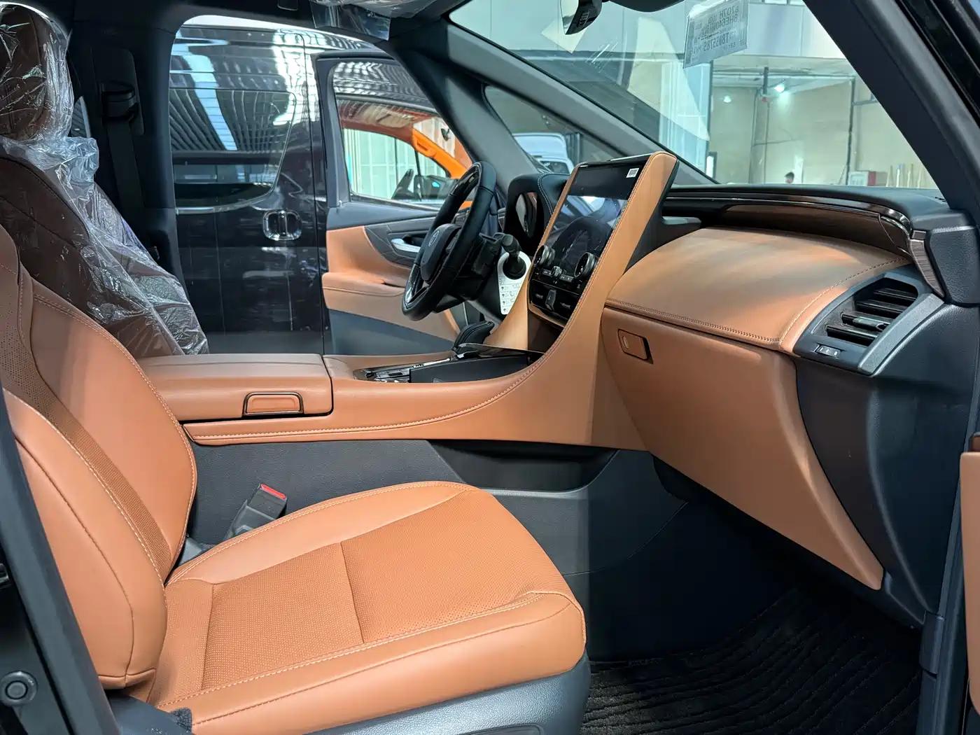 Toyota Alphard 2024 Hybrid 2.5L Ultimate Enjoyment Edition фото 23