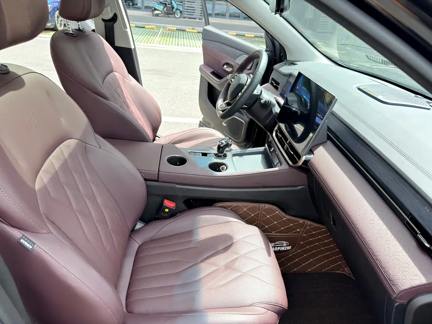 Jetour X90 PRO 2024 2024 2.0T DCT Luxury 7-Seater