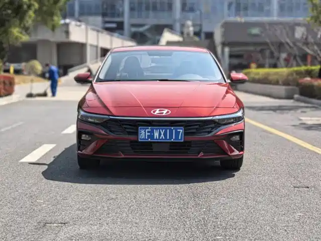Hyundai Elantra 2024