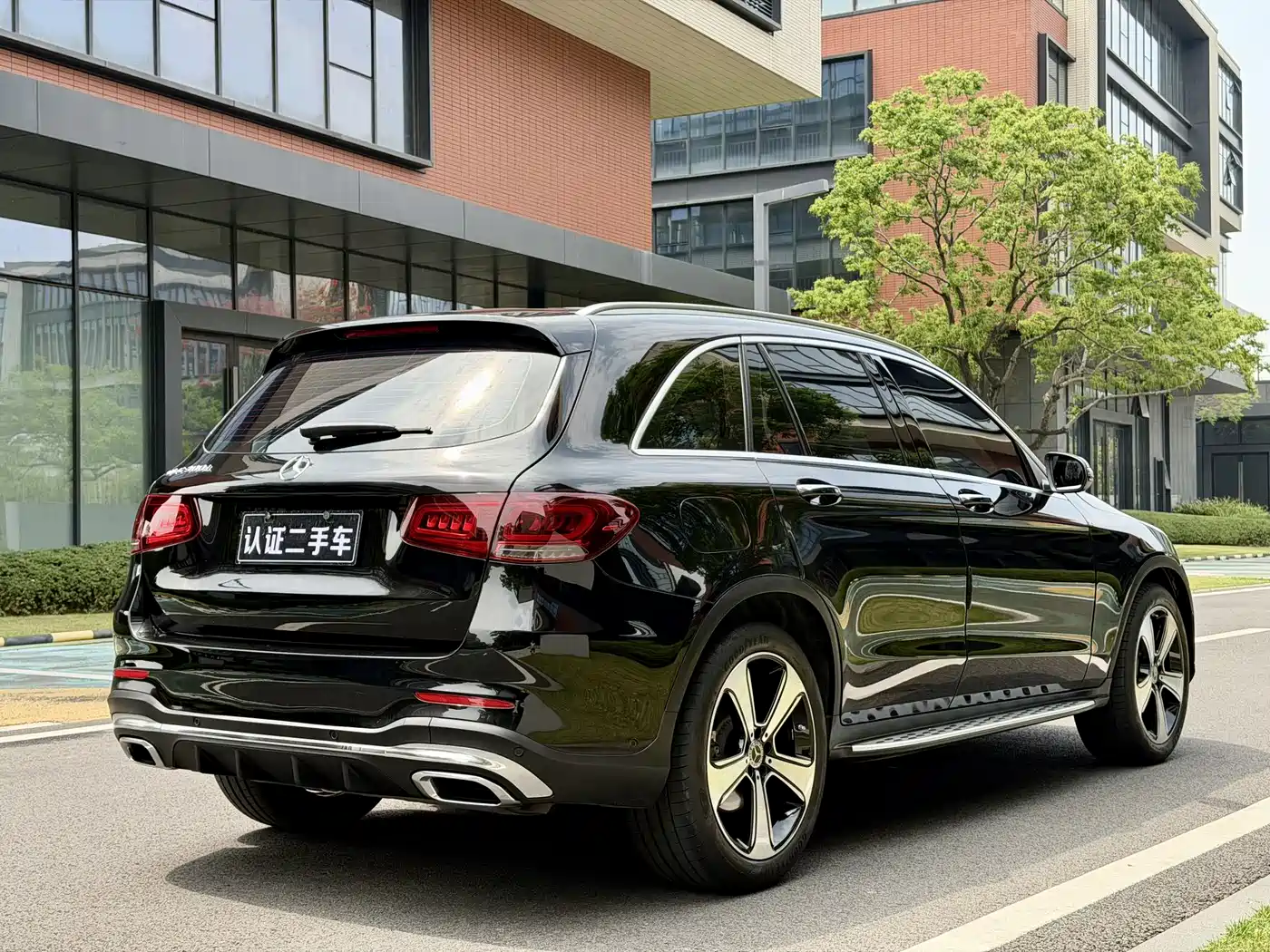 Mercedes-Benz GLC 2022 Facelift GLC 300 L 4MATIC Dynamic Collector's Edition фото 9
