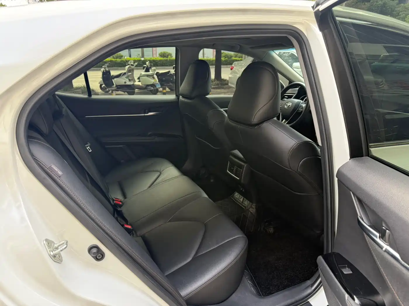 Toyota Camry 2021 2.0G Luxury Edition фото 11