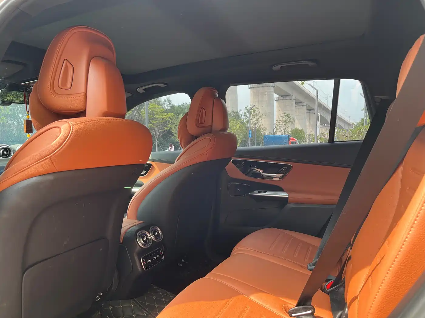Mercedes-Benz GLC 2023 GLC 300 L 4MATIC Dynamic 7-Seater фото 6